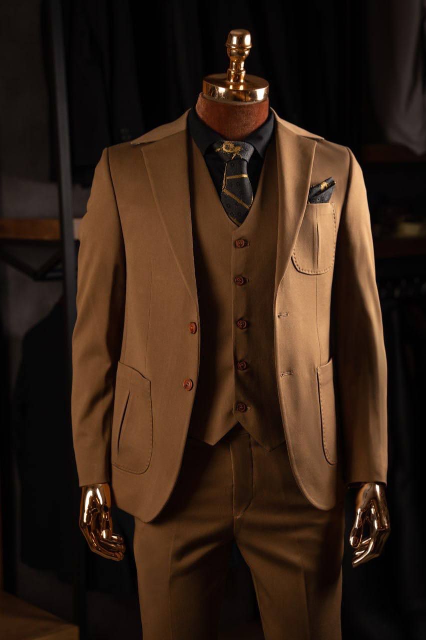 کت، شلوار و جلیقهی اسلیم فیت